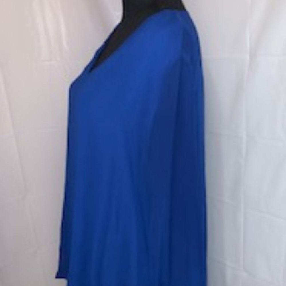 V Neck Chiffon Top - Picture 3 of 4